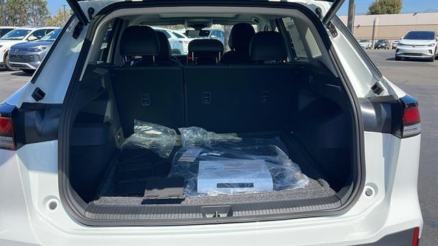 Photo of 2025 Pure White Volkswagen Tiguan