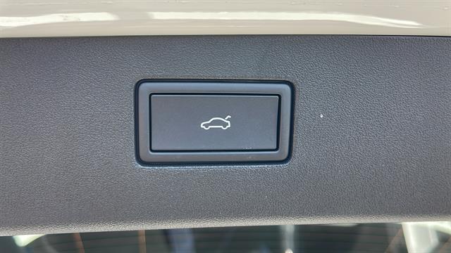 Photo of 2025 Pure White Volkswagen Tiguan