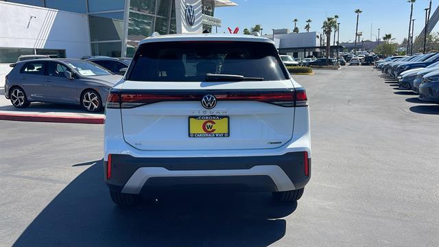 Photo of 2025 Pure White Volkswagen Tiguan