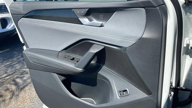 Photo of 2025 Pure White Volkswagen Tiguan