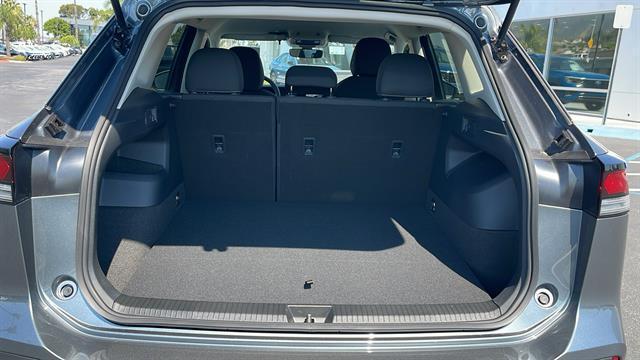 Photo of 2025 Platinum Gray Metallic Volkswagen Tiguan