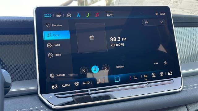 Photo of 2025 Pure White Volkswagen Tiguan
