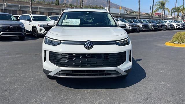 Photo of 2025 Pure White Volkswagen Tiguan