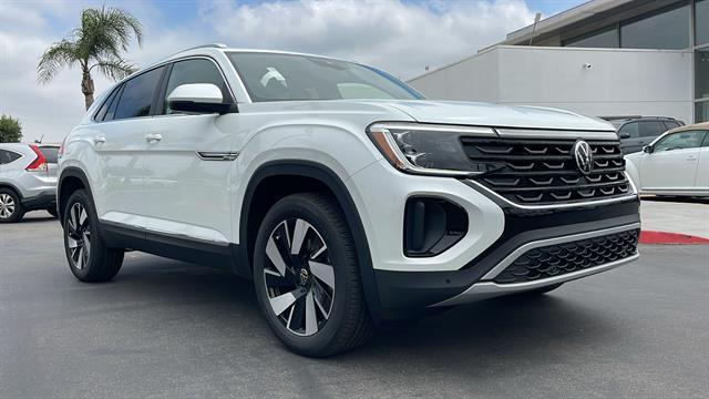 Photo of 2025 Opal White Pearl Volkswagen Atlas Cross Sport
