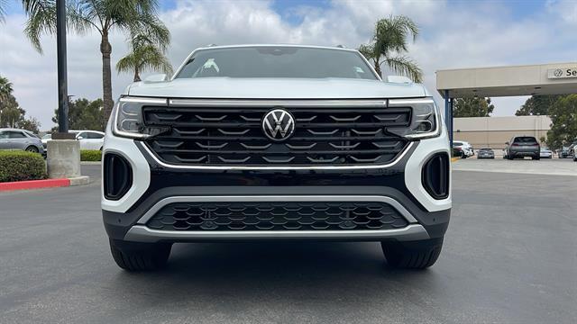 Photo of 2025 Opal White Pearl Volkswagen Atlas Cross Sport