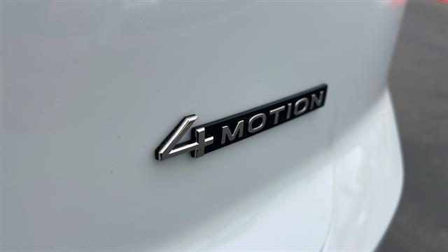 Photo of 2025 Opal White Pearl Volkswagen Atlas Cross Sport