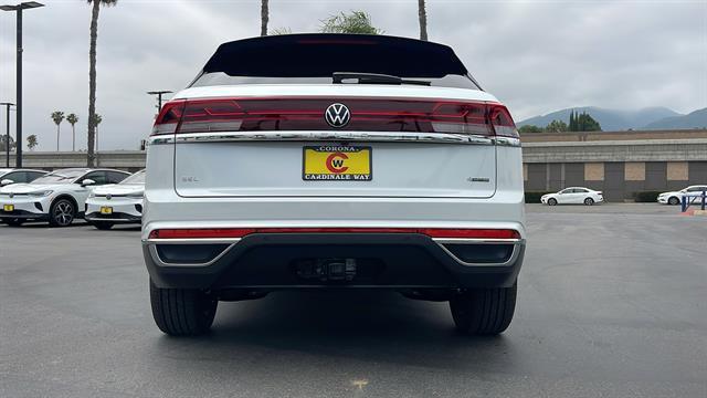 Photo of 2025 Opal White Pearl Volkswagen Atlas Cross Sport