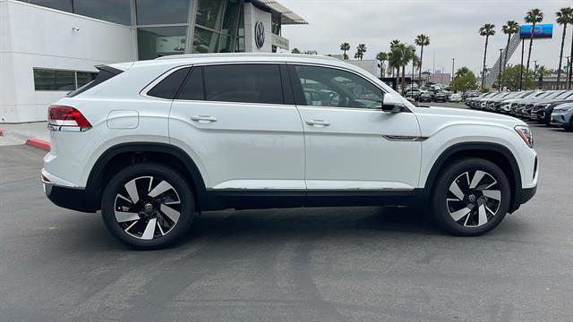 Photo of 2025 Opal White Pearl Volkswagen Atlas Cross Sport