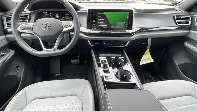 Photo of 2025 Opal White Pearl Volkswagen Atlas Cross Sport
