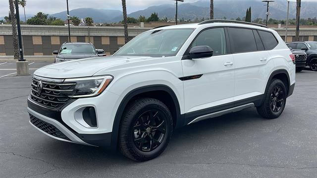Photo of 2025 Pure White Volkswagen Atlas