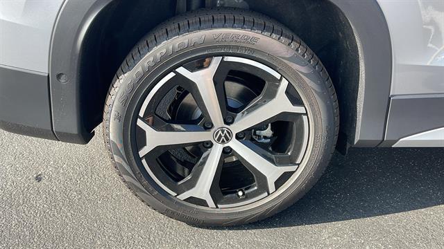 Photo of 2025 Pyrite Silver Metallic Volkswagen Tiguan