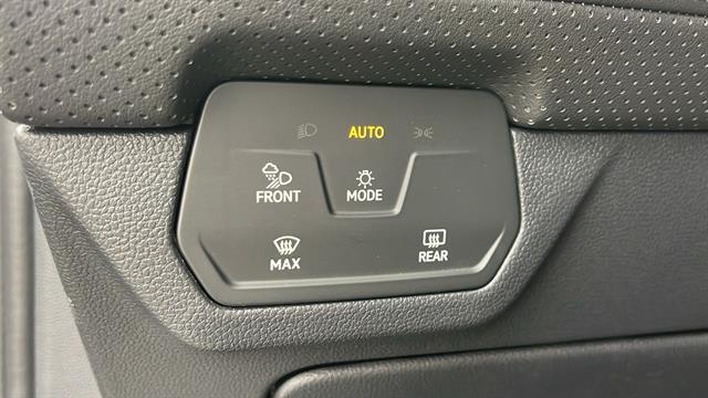Photo of 2025 Silver Mist Metallic Volkswagen Atlas
