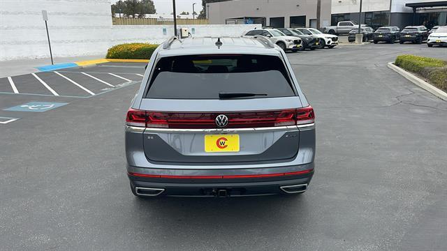 Photo of 2025 Platinum Gray Metallic Volkswagen Atlas