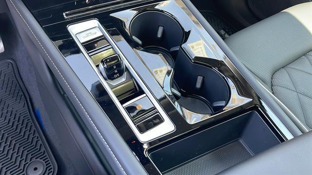 Photo of 2025 Mountain Lake Blue Metallic Volkswagen Atlas