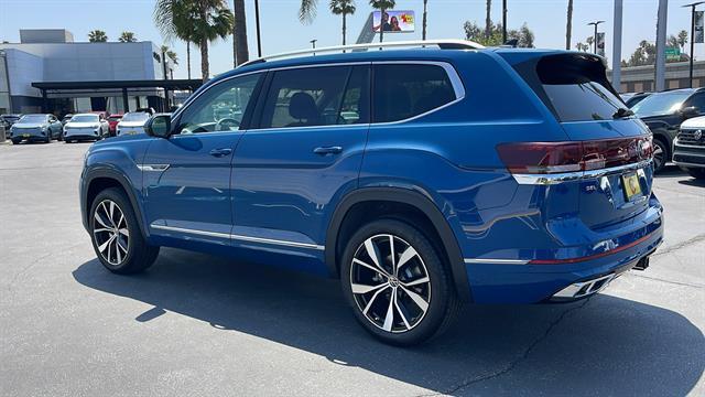 Photo of 2025 Mountain Lake Blue Metallic Volkswagen Atlas
