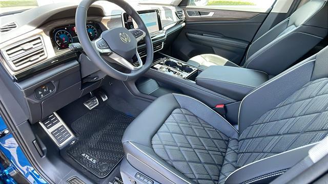Photo of 2025 Mountain Lake Blue Metallic Volkswagen Atlas