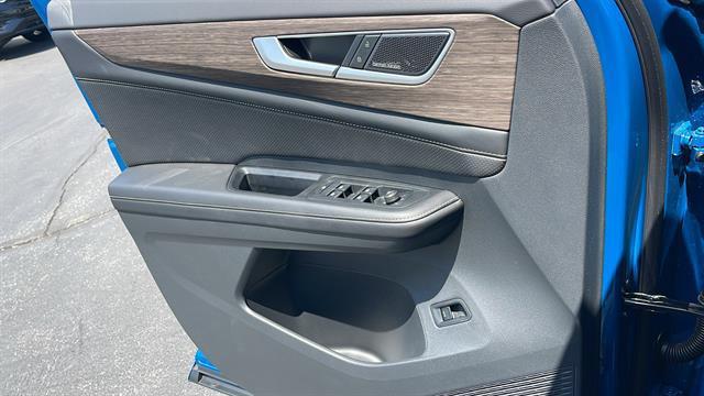 Photo of 2025 Mountain Lake Blue Metallic Volkswagen Atlas