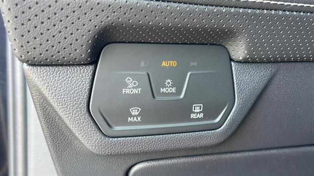 Photo of 2025 Deep Black Pearl Volkswagen Atlas