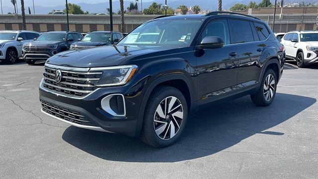 Photo of 2025 Deep Black Pearl Volkswagen Atlas