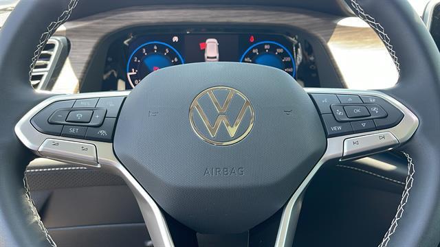 Photo of 2025 Platinum Gray Metallic Volkswagen Atlas