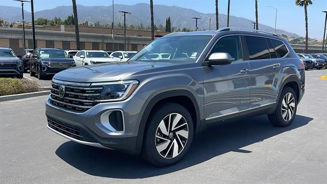Photo of 2025 Platinum Gray Metallic Volkswagen Atlas