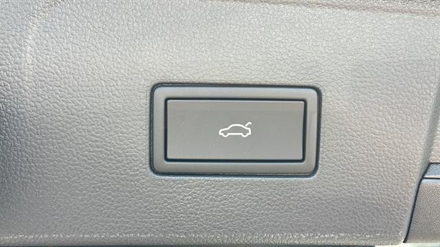 Photo of 2025 Platinum Gray Metallic Volkswagen Atlas