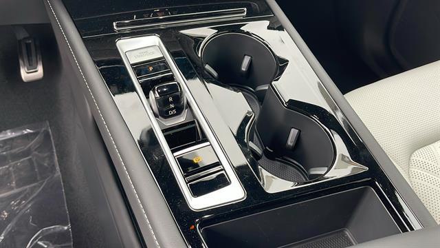 Photo of 2025 Platinum Gray Metallic Volkswagen Atlas Cross Sport