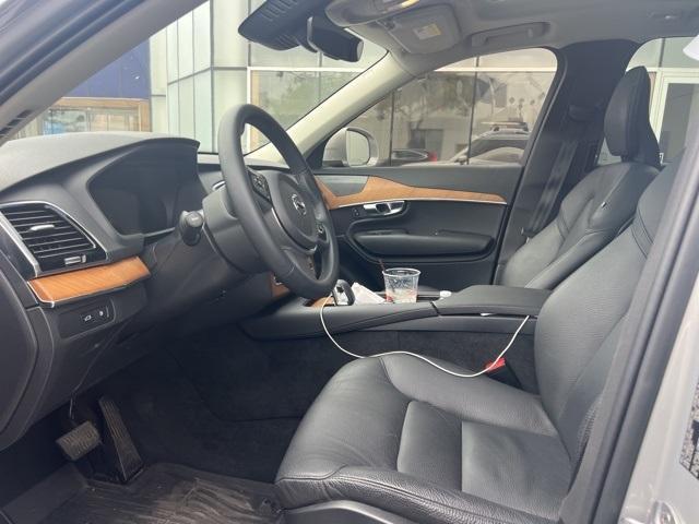 Photo of 2024 Silver Volvo XC90 Recharge Plug-In Hybrid