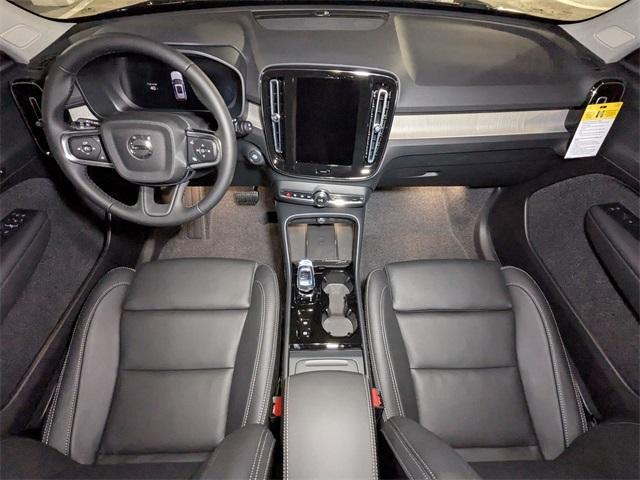 Photo of 2025 Onyx Black Volvo XC40