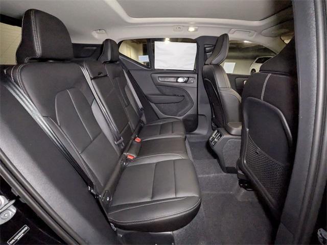 Photo of 2025 Onyx Black Volvo XC40