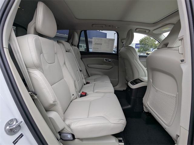 Photo of 2025 Crystal White Volvo XC90 Plug-In Hybrid