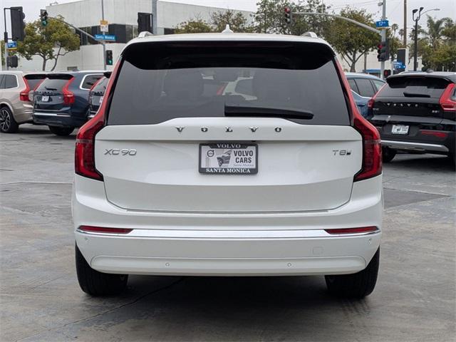 Photo of 2025 Crystal White Volvo XC90 Plug-In Hybrid