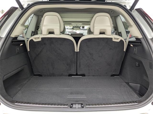 Photo of 2025 Crystal White Volvo XC90 Plug-In Hybrid