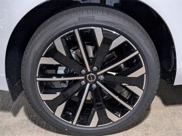 Photo of 2026 Crystal White Volvo XC60