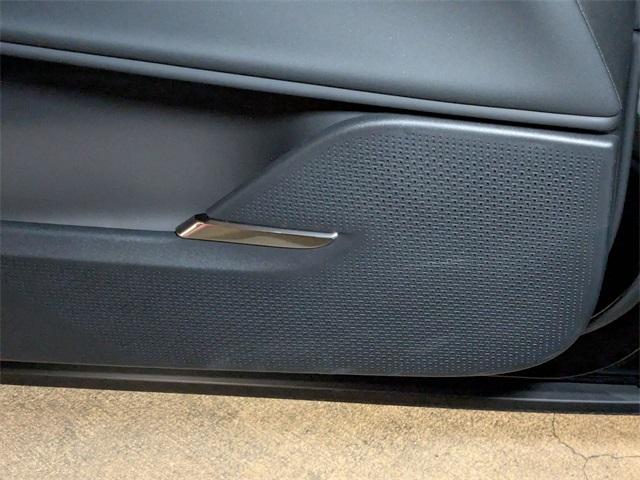 Photo of 2025 Onyx Black Volvo EX90