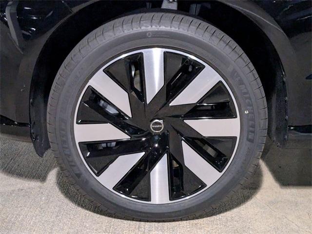 Photo of 2025 Onyx Black Volvo EX90