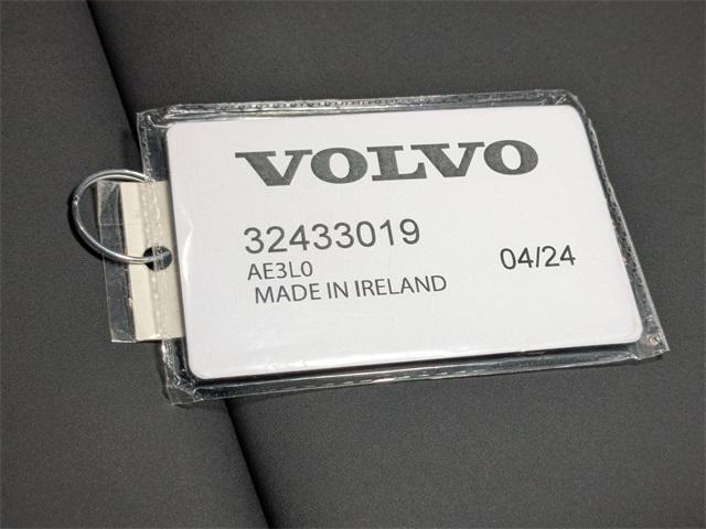 Photo of 2025 Onyx Black Volvo EX90