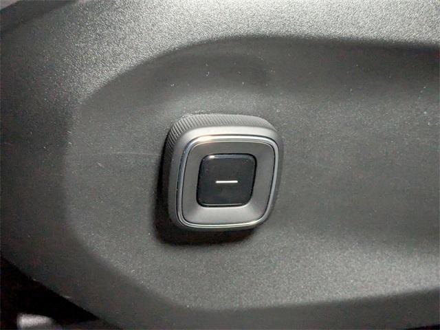 Photo of 2025 Onyx Black Volvo EX90