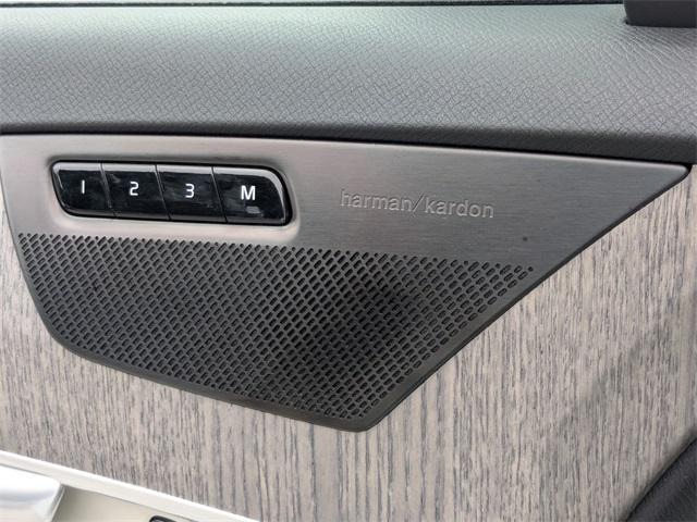 Photo of 2024 Crystal White Metallic Volvo XC90 Recharge Plug-In Hybrid