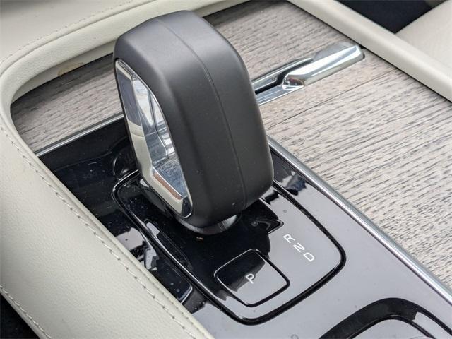 Photo of 2024 Crystal White Metallic Volvo XC90 Recharge Plug-In Hybrid