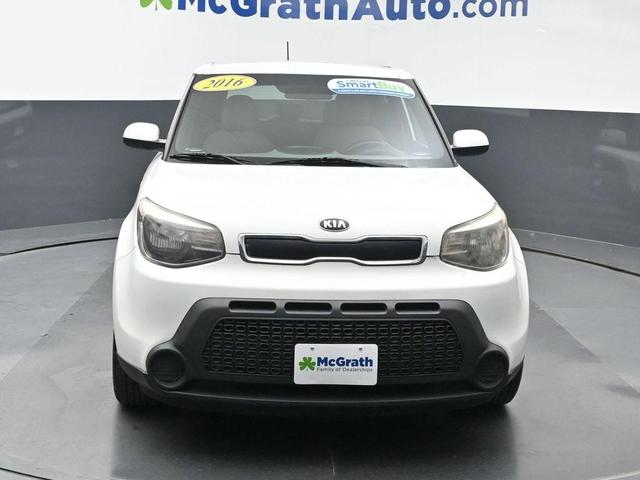 Photo of 2016 Clear White Kia Soul
