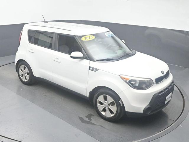 Photo of 2016 Clear White Kia Soul