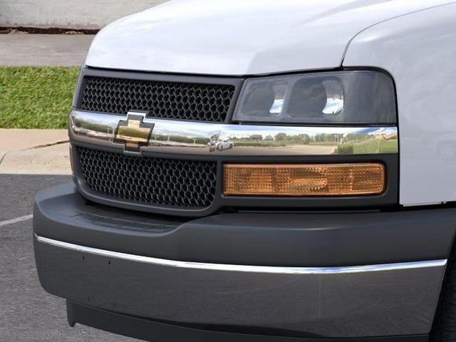 Photo of 2025 Summit White Chevrolet Express 2500