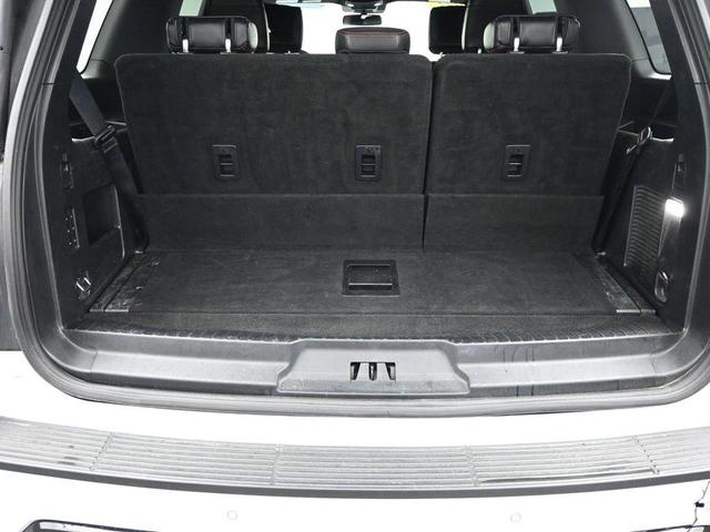 Photo of 2021 Oxford White Ford Expedition