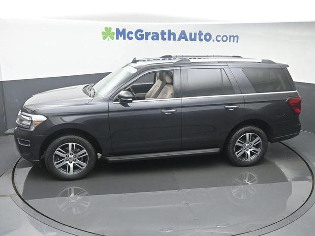 Photo of 2024 Gray Metallic Ford Expedition