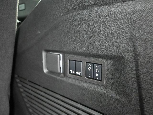 Photo of 2024 White Frost Tri-Coat GMC Yukon