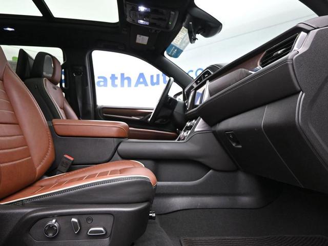 Photo of 2024 White Frost Tri-Coat GMC Yukon