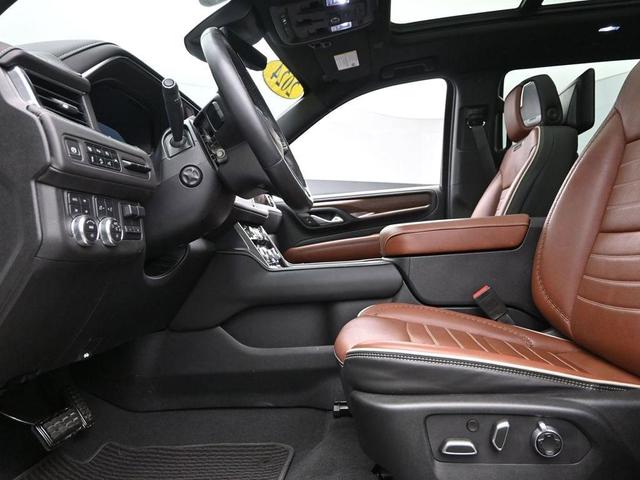 Photo of 2024 White Frost Tri-Coat GMC Yukon
