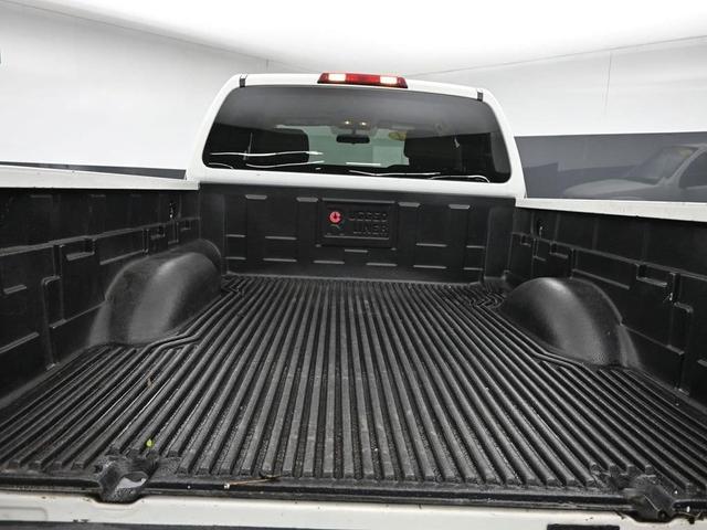 Photo of 2014 Glacier White Nissan Frontier