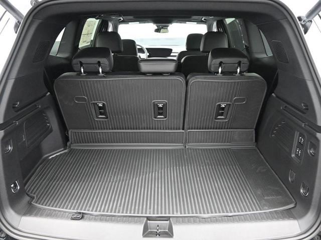 Photo of 2025 Summit White Buick Enclave